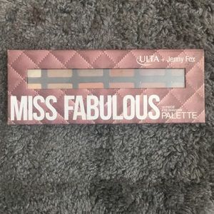 Miss Fabulous Eyeshadow Palette